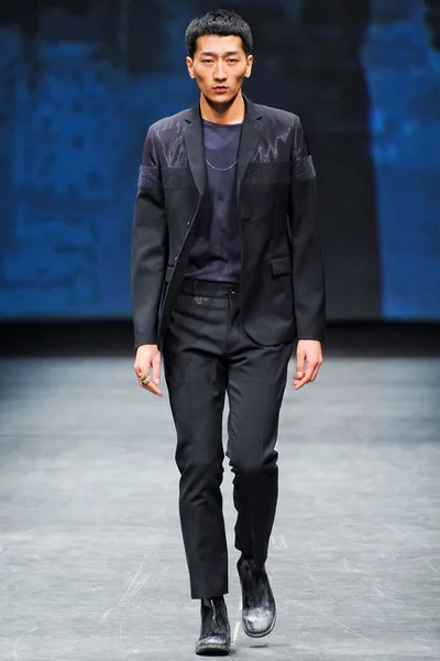 Look 29